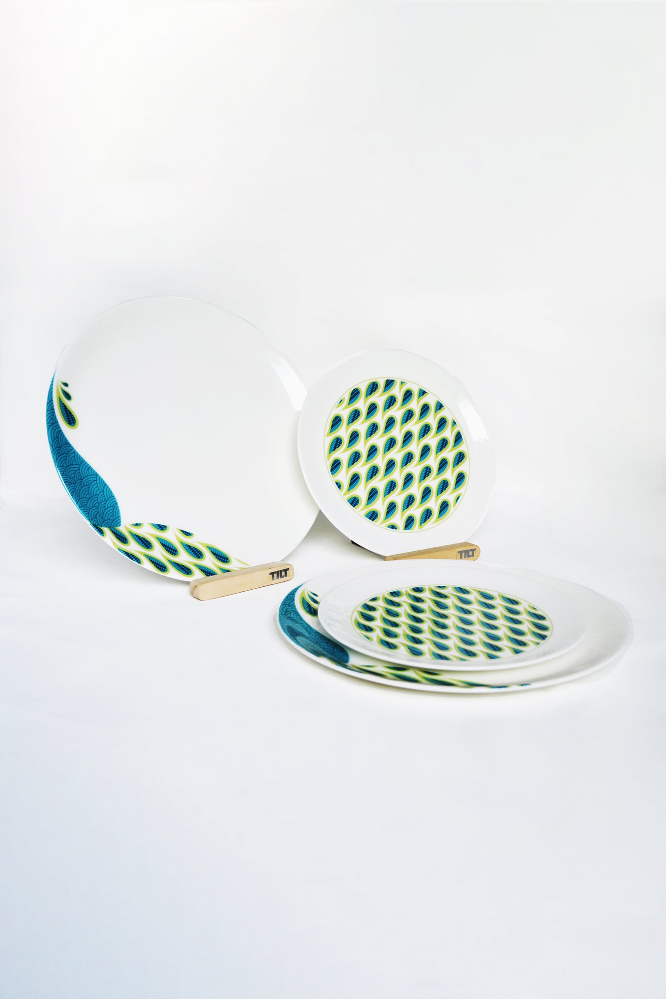 Peacock I Dinnerware - Set of 2