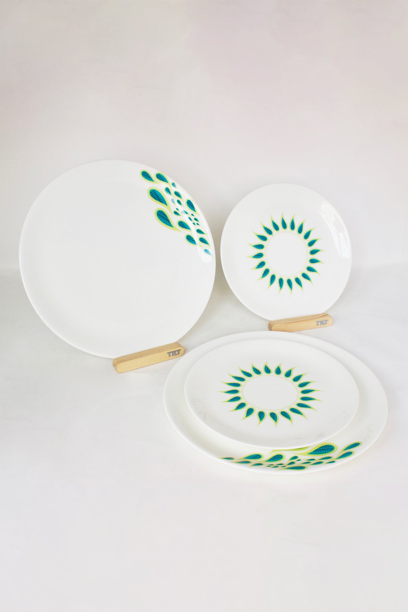 Peacock II Dinnerware - Set of 2