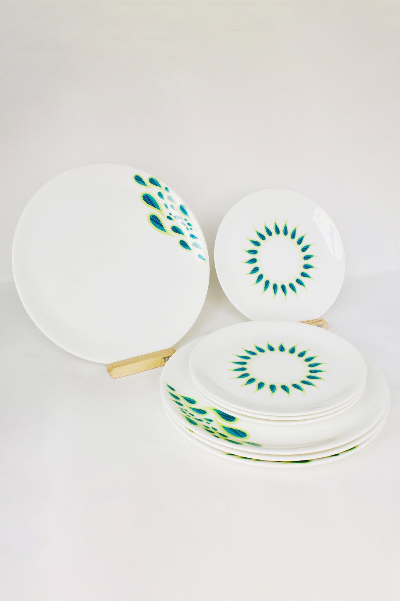 Peacock 2 Dinnerware - Set of 4
